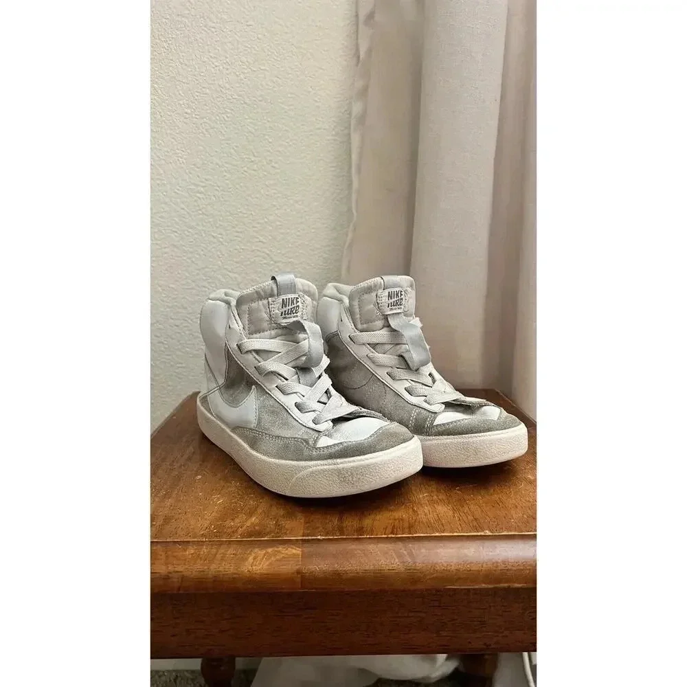Nike Blazer‎ Mid '77 SE Dh8641-103 Kids Summit White Skate Sneaker Shoes Sz 1Y